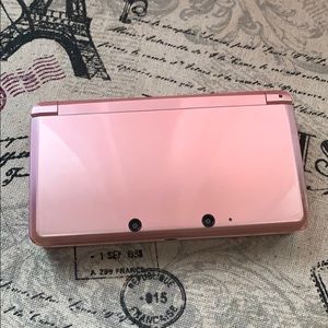 Pink Nintendo 3DS